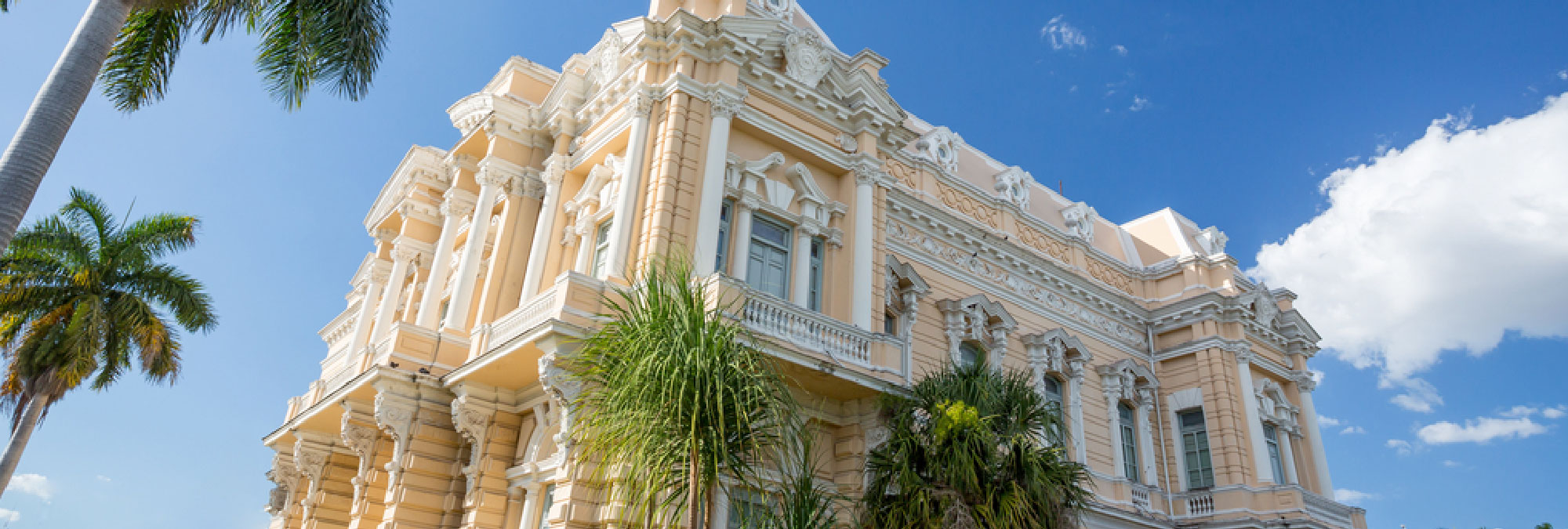 Es una foto de un edificio donde se ve los bonitas que son las propiedades en Mérida, Yucatán. Propiedades en venta en Mérida, Yucatán: la joya del sureste. Descubre tu hogar en propiedades en venta en Mérida, Yucatán. Invierte en propiedades en venta en Mérida, Yucatán y gana. Propiedades en venta en Mérida, Yucatán: la mejor opción. Elige propiedades en venta en Mérida, Yucatán para vivir. Experiencia única en propiedades en venta en Mérida, Yucatán. Propiedades en venta en Mérida, Yucatán: un oasis de bienestar. Encuentra tu futuro en propiedades en venta en Mérida, Yucatán. Plusvalía y encanto en propiedades en venta en Mérida, Yucatán. Invierte en éxito con propiedades en venta en Mérida, Yucatán. Propiedades en venta en Mérida, Yucatán: un mundo por explorar. No te pierdas las propiedades en venta en Mérida, Yucatán. Descubre las oportunidades en propiedades en venta en Mérida, Yucatán. Yucatán, son una muestra de la belleza y la tradición. Conviértete en dueño de una de las propiedades en venta en Mérida, Yucatán. Las propiedades en venta en Mérida, Yucatán, te están esperando para que empieces una nueva vida llena de posibilidades. Las propiedades en venta en Mérida, Yucatán, son una invitación a disfrutar de la vida en un lugar lleno de belleza y cultura. Disfruta de las maravillas de las propiedades en venta en Mérida, Yucatán. Elige entre las propiedades en venta en Mérida, Yucatán, tu próximo hogar. Las propiedades en venta en Mérida, Yucatán, son tu oportunidad para vivir en un lugar único y especial.